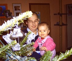 JD310449   mit Papa am Tannenbaum klein.jpg