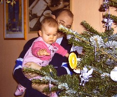 JD310441   mit Papa am Tannenbaum  klein.jpg