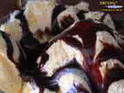 Eis mit Schokosoße.jpg