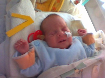 Ich bin 1 Monat alt und weinen kann ich auch!!