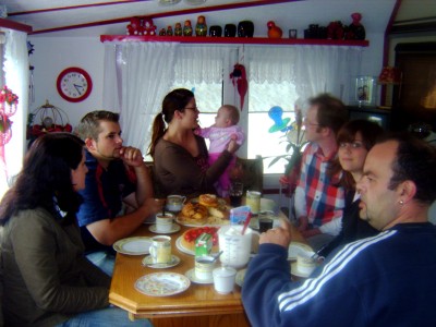 mit meinen Geschwister im Vorzelt!