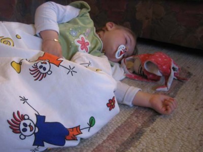 So schläft es sich auf dem Boden.jpg