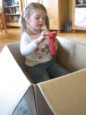 Lena im Feuerwehrauto.jpg