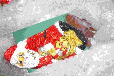 Aber der arme Weihnachtsmann hat die DHL Tortur nicht so gut überstanden *grins*. Er war ein wenig zerdrückt. Macht aber nix, jetzt ist er zerdrückt im Bauch *lach* und hat genauso gut geschmeckt