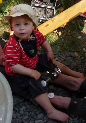 15.04.09 Zaunbau.jpg