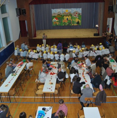 Turnhalle von oben, kurz vor Beginn