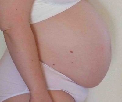 Bauchbild SSW 29+6 Seite komprimiert.jpg