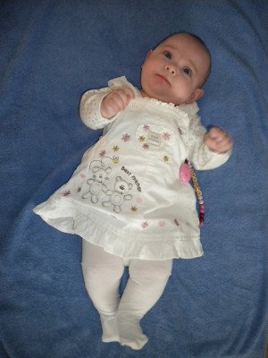 Sarina im Taufkleidchen