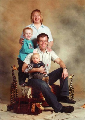 Familienfoto 2010 groß Farbe kompri.jpg