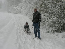 Papa darf mich ziehen, das ist so toll